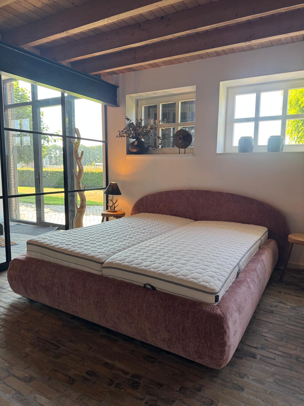 JUNEAU 180x200 | Symphony Flamingo | Showroommodel!